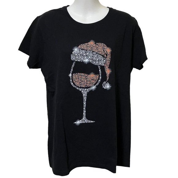 Santa Wine Glass Christmas Tee - Picture 2 of 8
